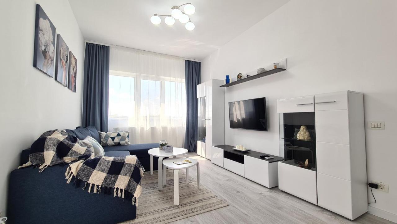 Bright Stylish Apartment In Pitesti Bagian luar foto